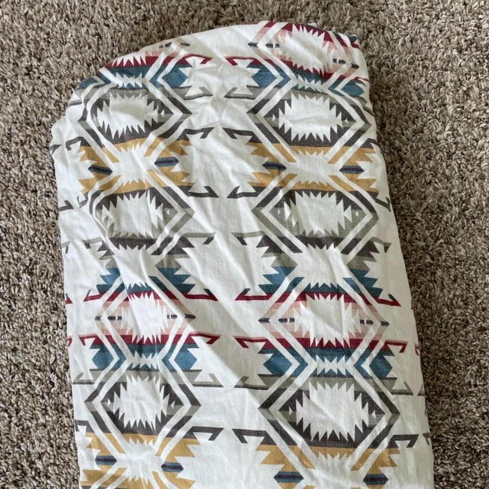 Pendleton Southwestern Geometric Cotton Fitted Sheet White Blue Red Twin